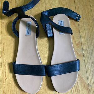 Steve Madden Black and Tan Minimalist Sandals